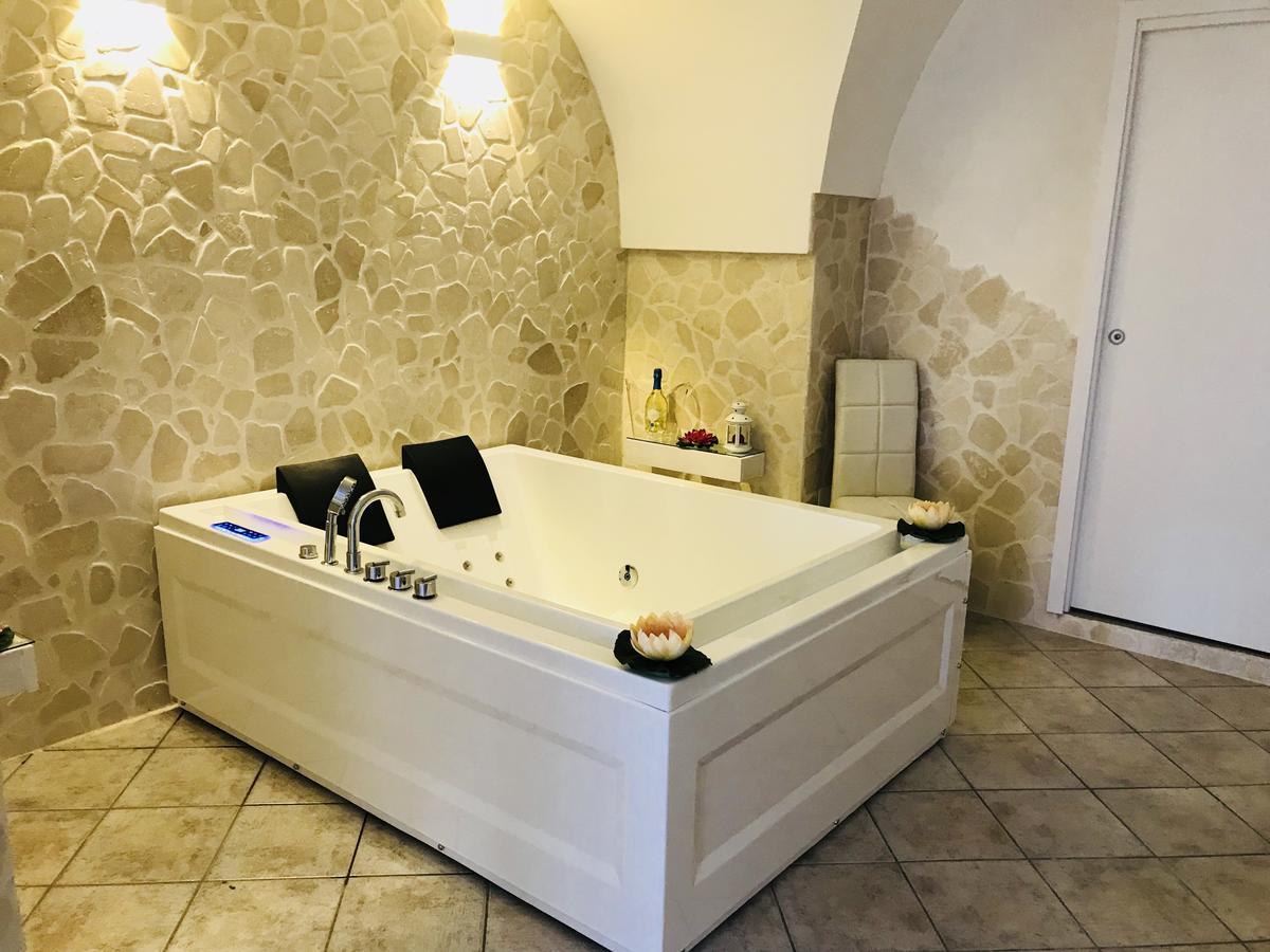 26 Suite Home Остуни Экстерьер фото